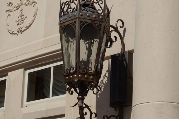 solara-custom-classic-steel-outdoor-lighting-entrance-dresden