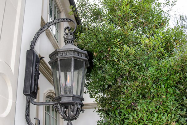 solara-custom-classic-steel-outdoor-lighting-entrance-lucerna