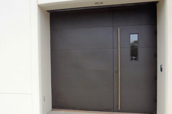 EDS-Chapel-Steel-commercial-pivot-bronzepullhandles-doors-(9)-como-objeto-inteligente-1